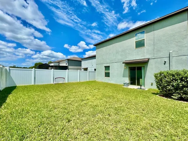 $3,200 | 7309 Canterbury Bells Court, Tampa, FL 33619