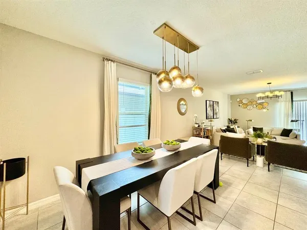 $3,200 | 7309 Canterbury Bells Court, Tampa, FL 33619