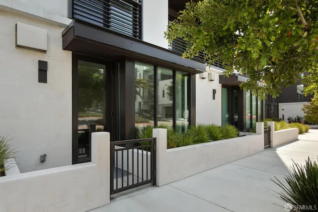 $598,000 | 1 Bristol Court, Unit 202, San Francisco, CA 94130