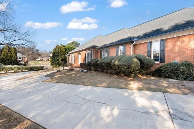 $594,000 | 405 Savannah Circle, Jonesboro, GA 30236