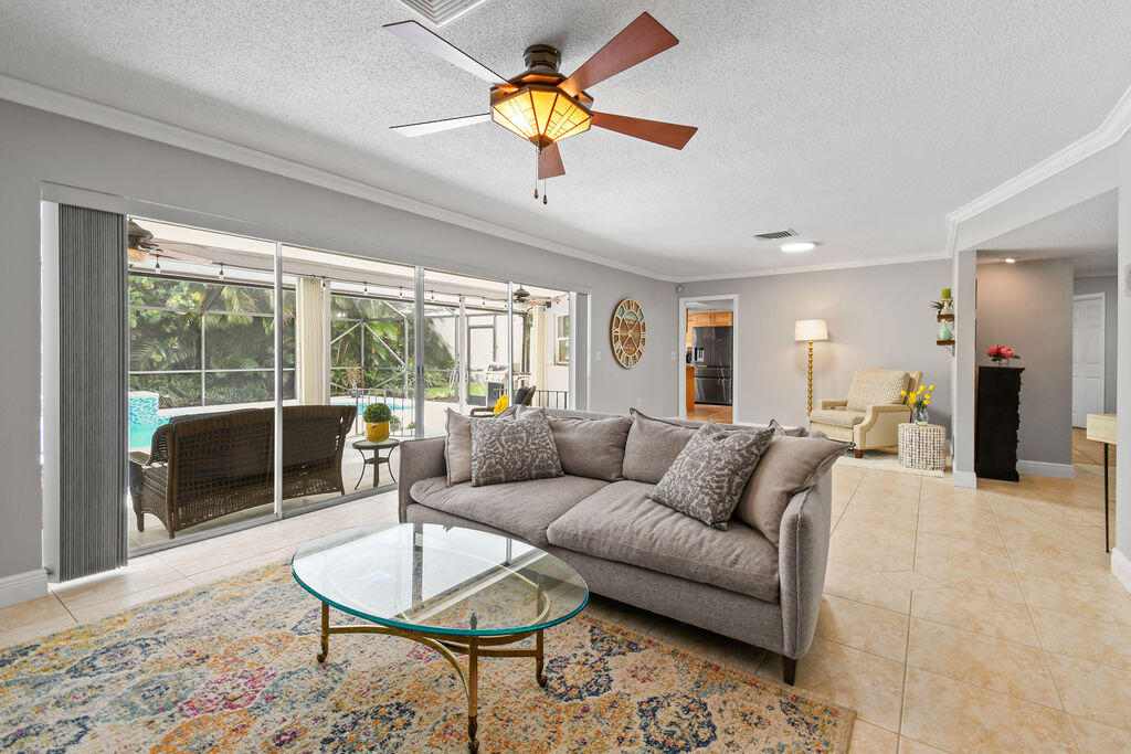 12652 Ellison Wilson Road North Palm Beach, FL 33408 - Photo 9 of 43 Living Room