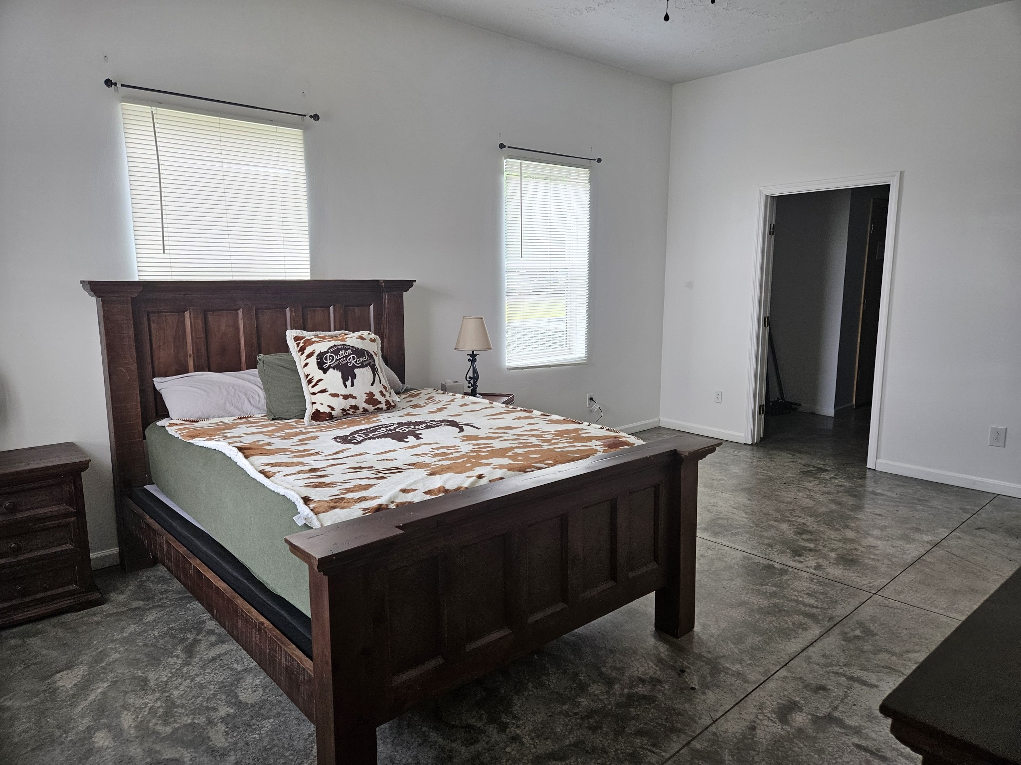 192 Bell Road Morrison, TN 37357 - Photo 2 of 13 a bedroom with a bed and a window