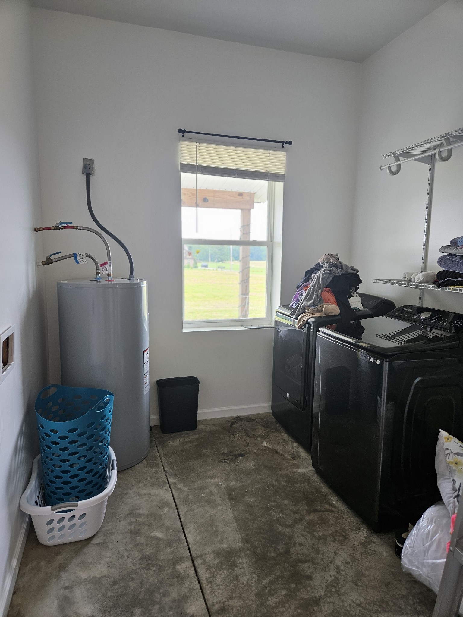 192 Bell Road Morrison, TN 37357 - Photo 5 of 13 a living room with furniture and a window