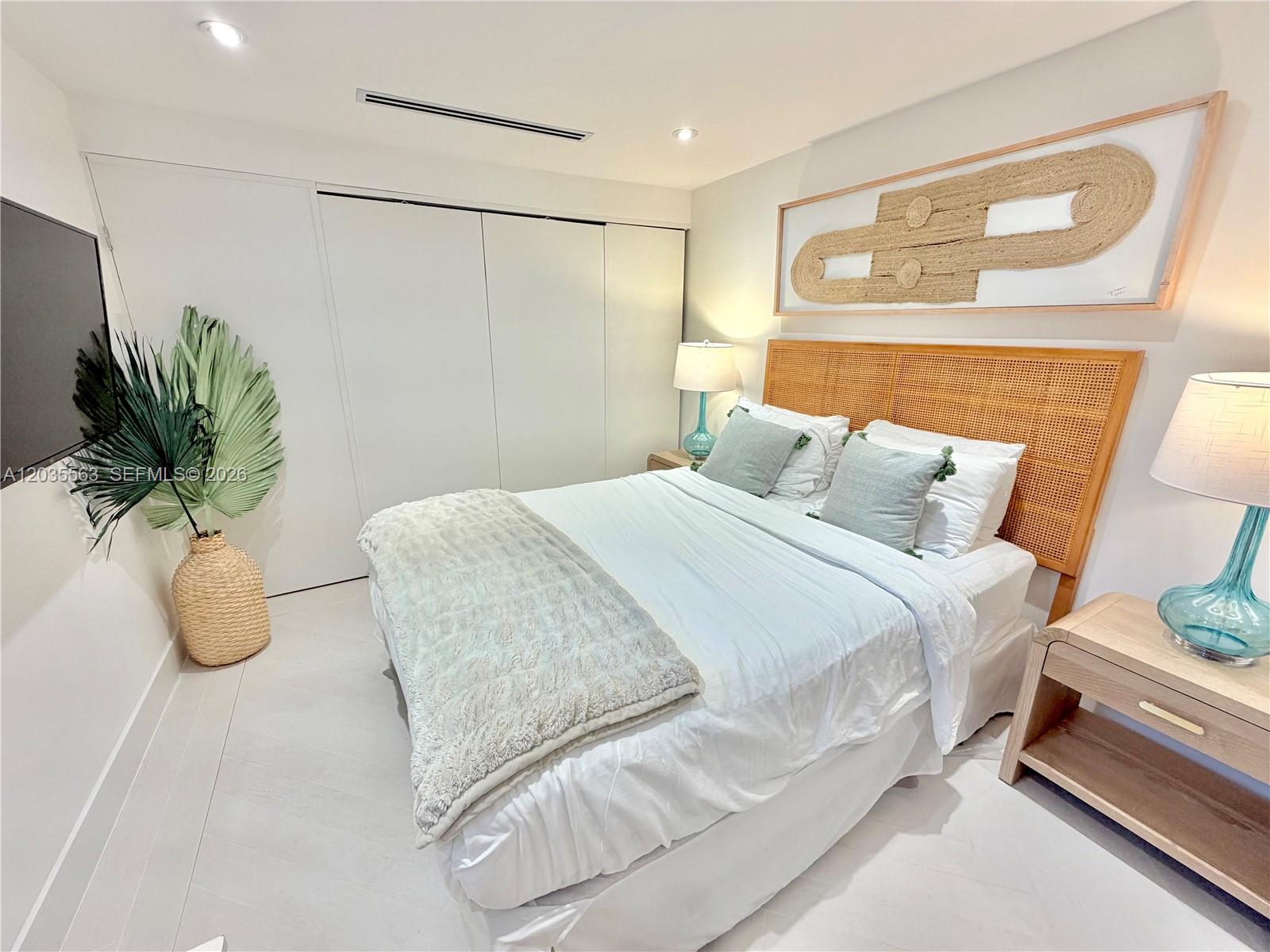 1460 Cleveland Road Miami Beach, FL 33141 - Photo 12 of 30