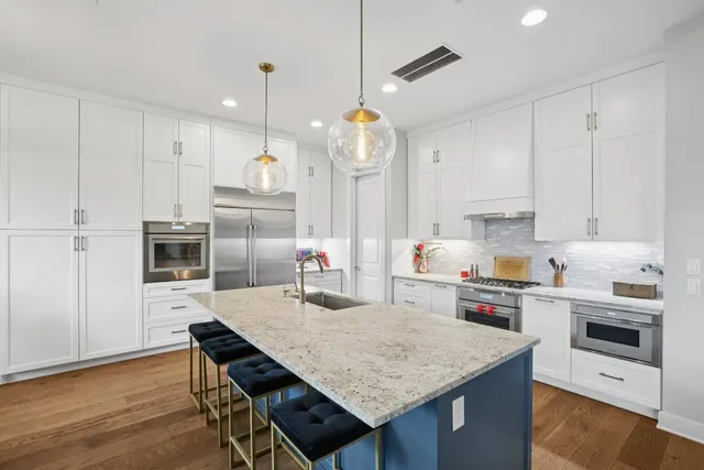 $999,990 | 101 Cascading Water Place, Austin, TX 78734