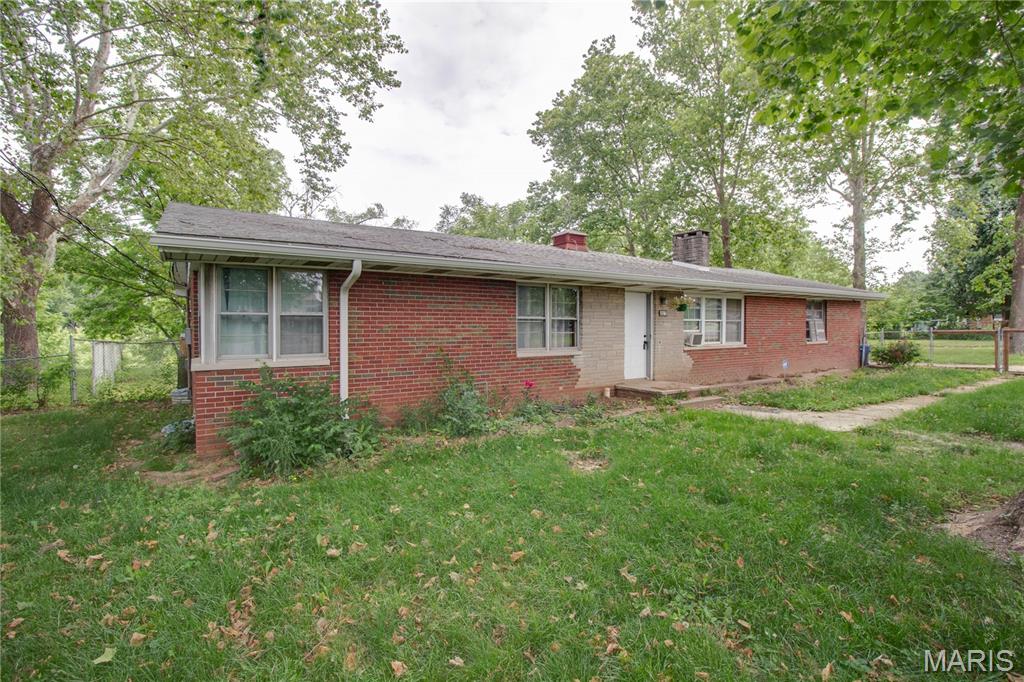 427 Ruth Avenue Cottage Hills, IL 62018 - Photo 4 of 46