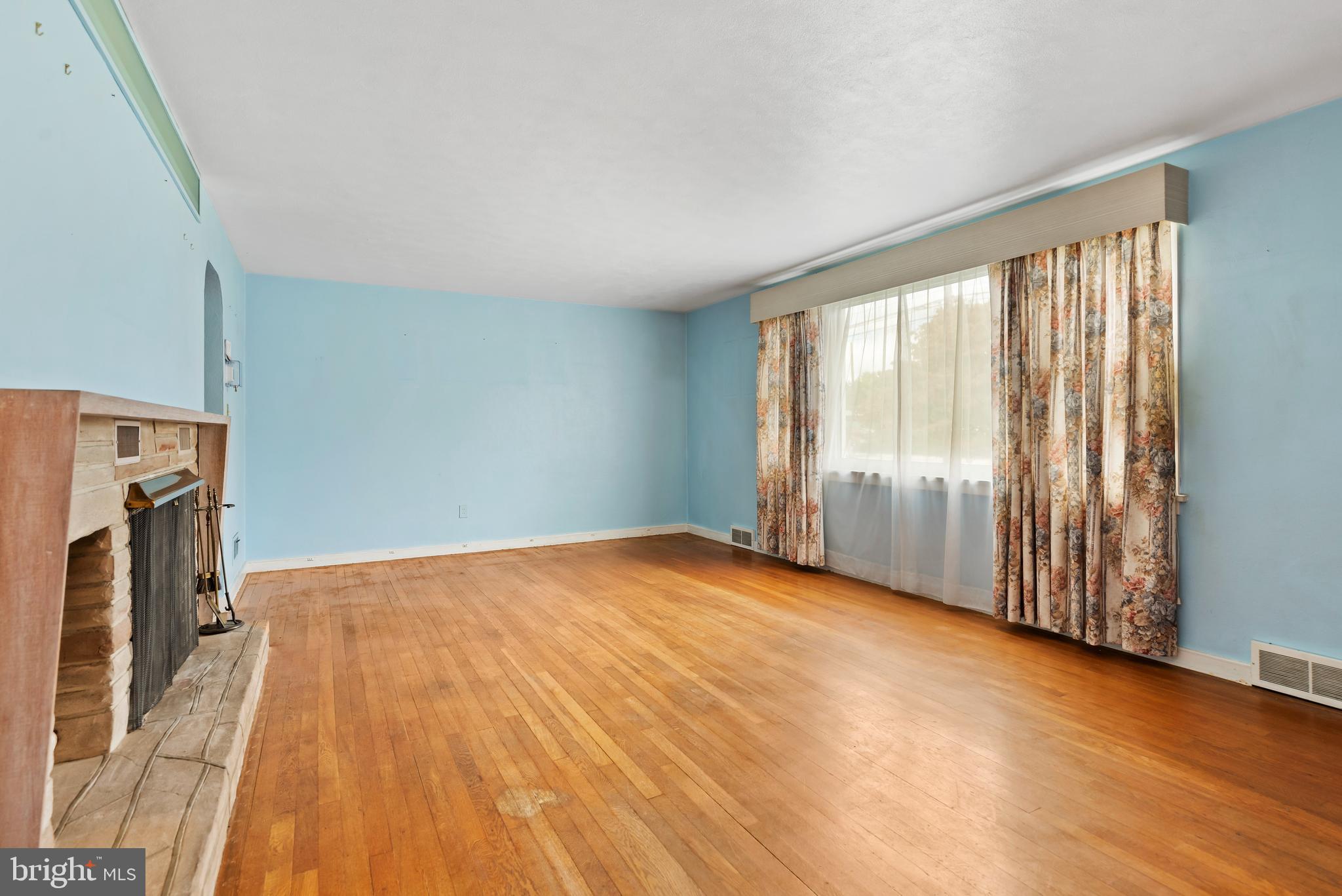 4724 East Trindle Road Mechanicsburg, PA 17050 - Photo 13 of 33 Gallery Image 13