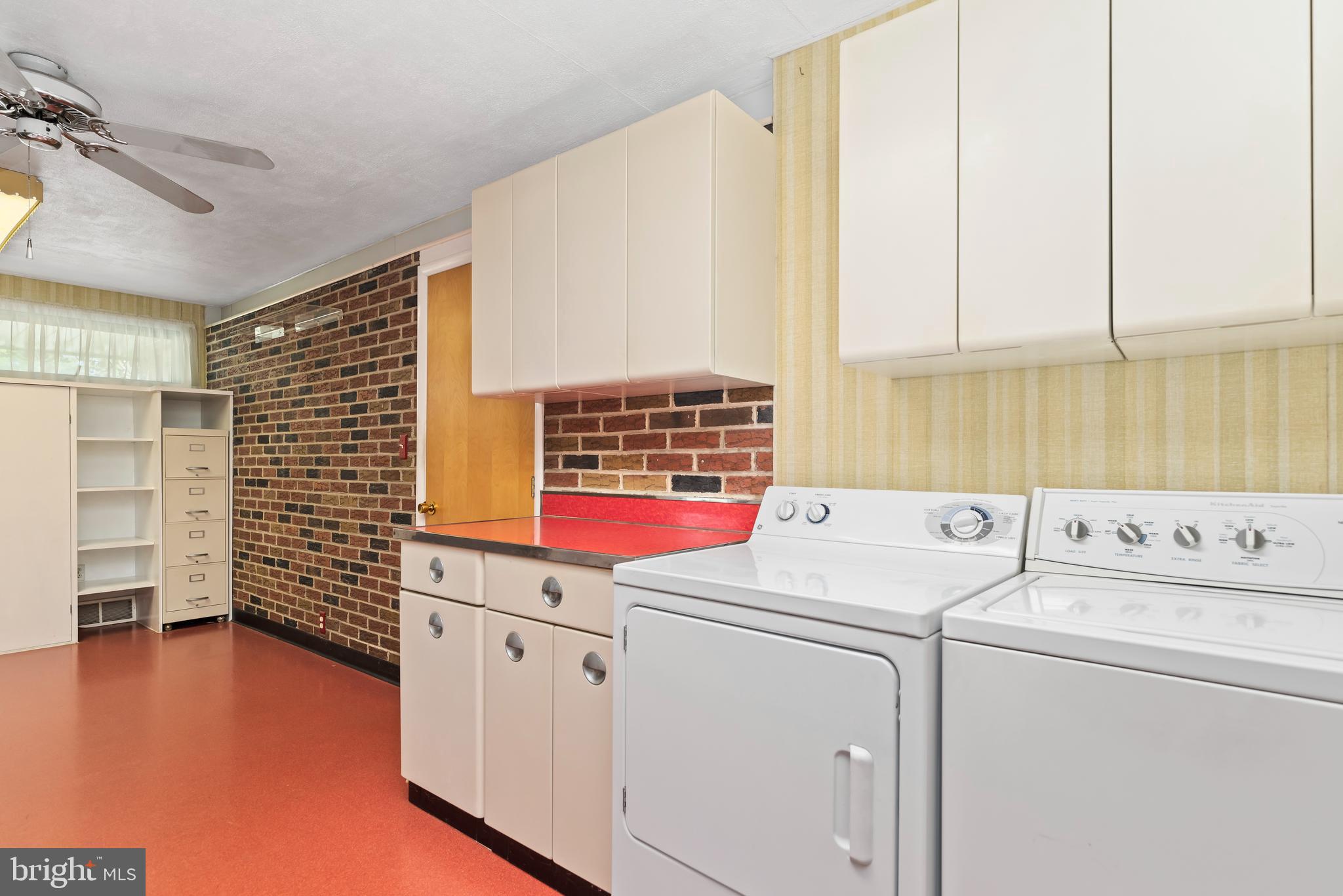 4724 East Trindle Road Mechanicsburg, PA 17050 - Photo 28 of 33 In law/au pair/suite kitchen