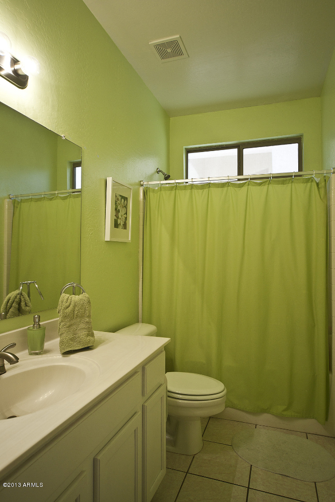 2708 West Lamar Road Phoenix, AZ 85017 - Photo 10 of 25 Downstairs Bath