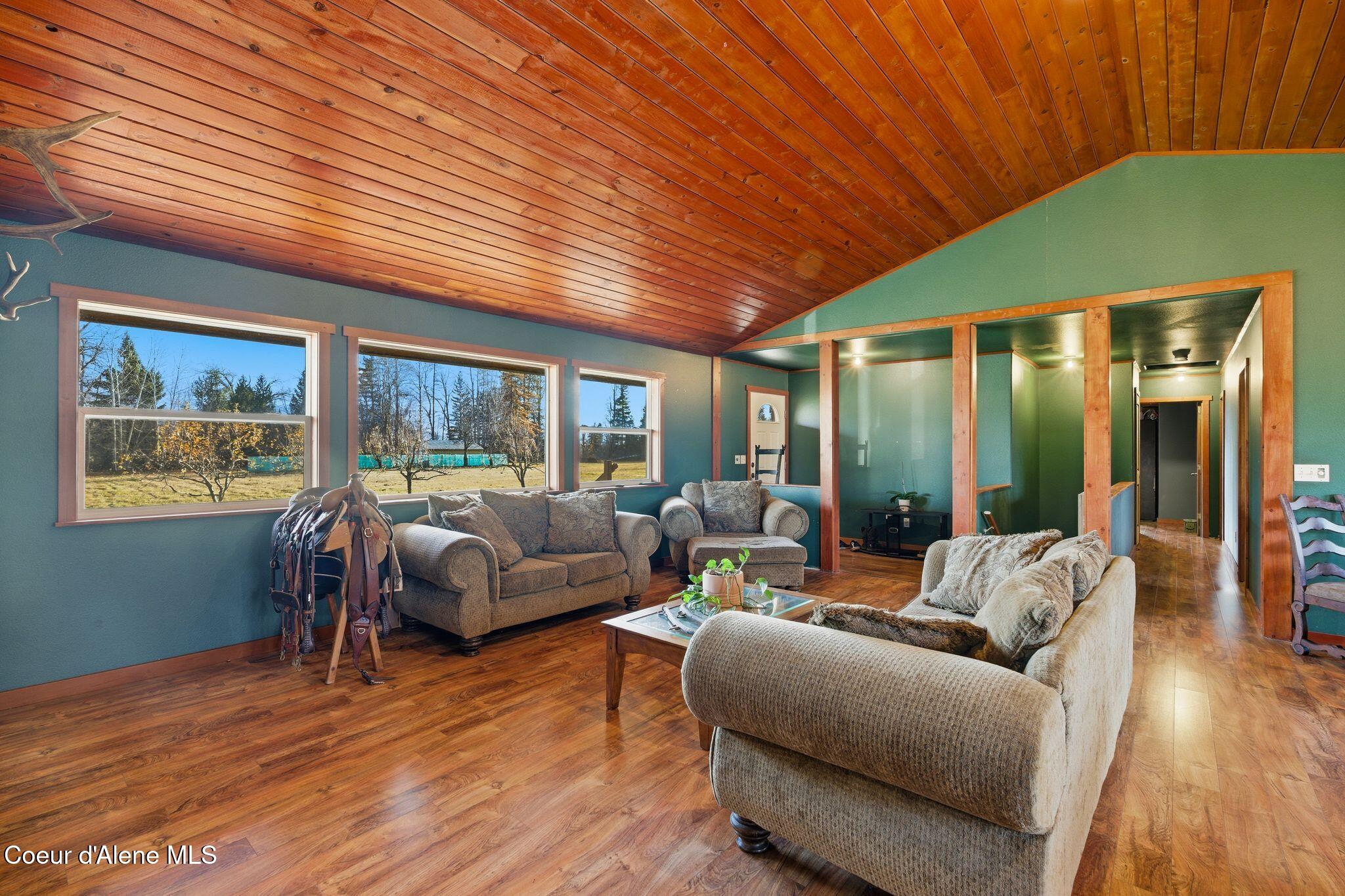 2844 Mcarthur Lake Road Naples, ID 83847 - Photo 20 of 59 .