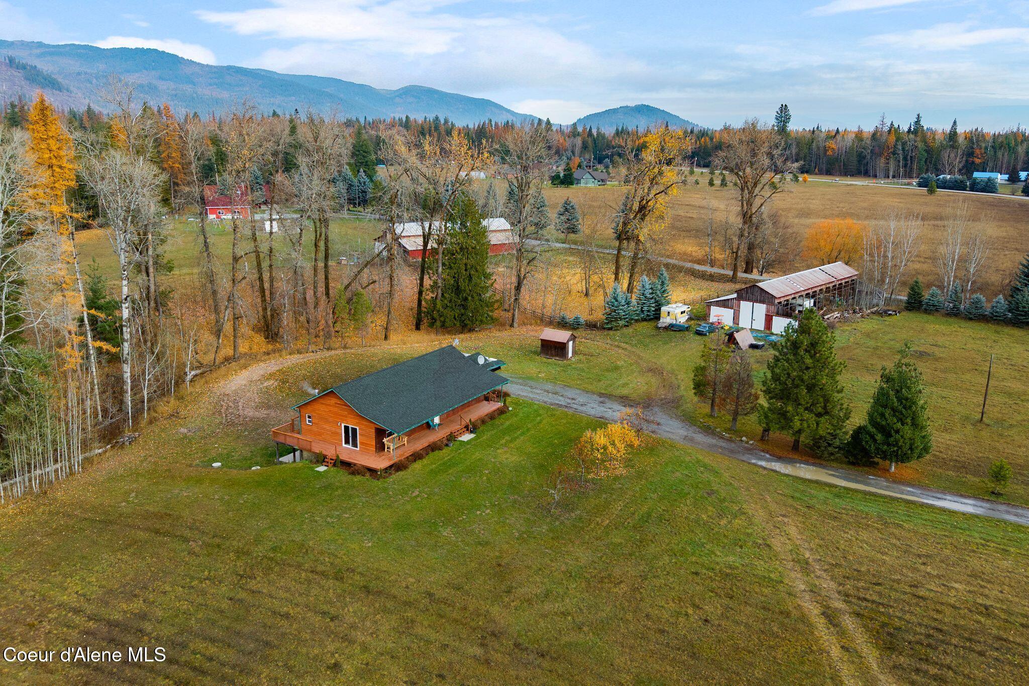 2844 Mcarthur Lake Road Naples, ID 83847 - Photo 3 of 59 .