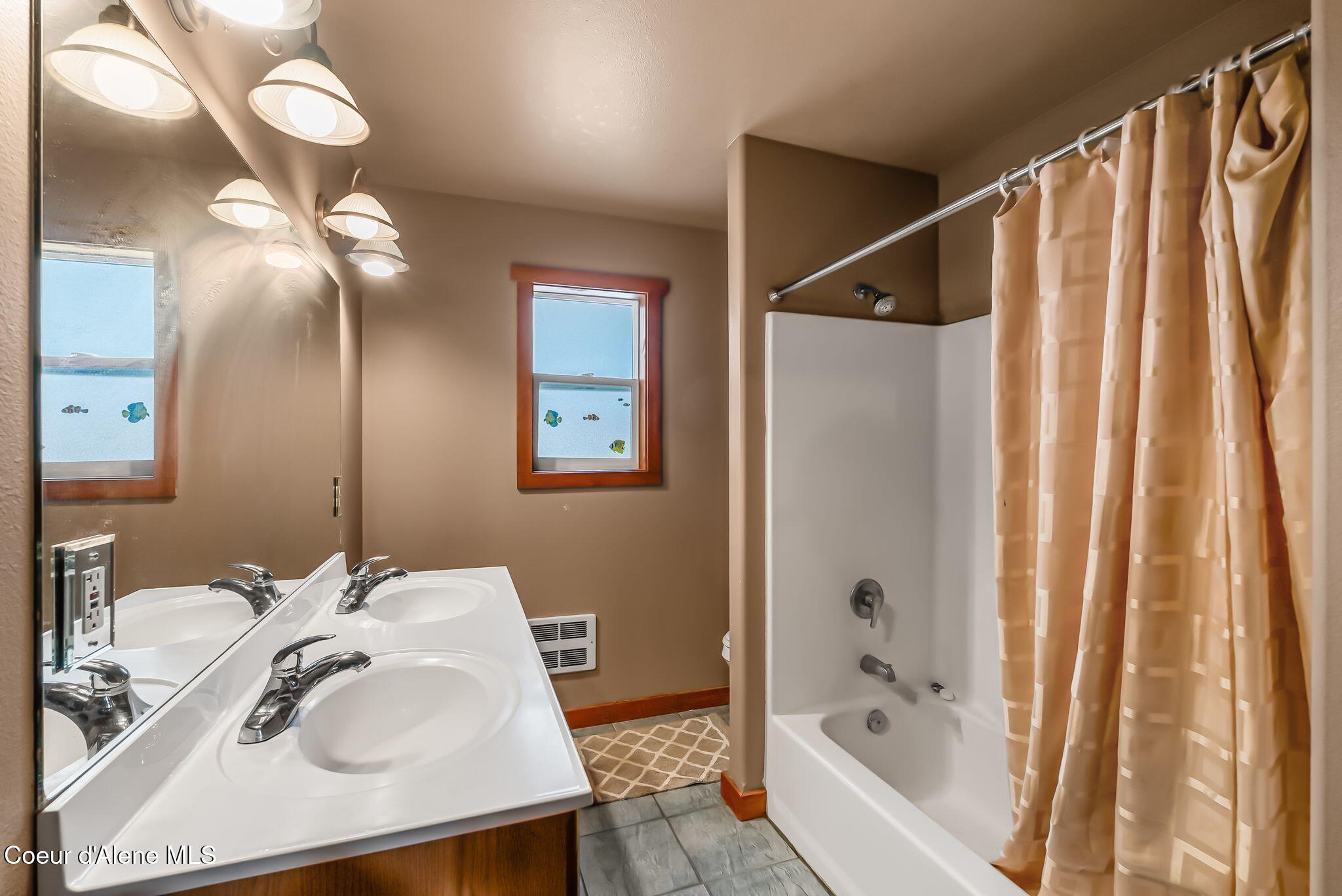 2844 Mcarthur Lake Road Naples, ID 83847 - Photo 33 of 59 .