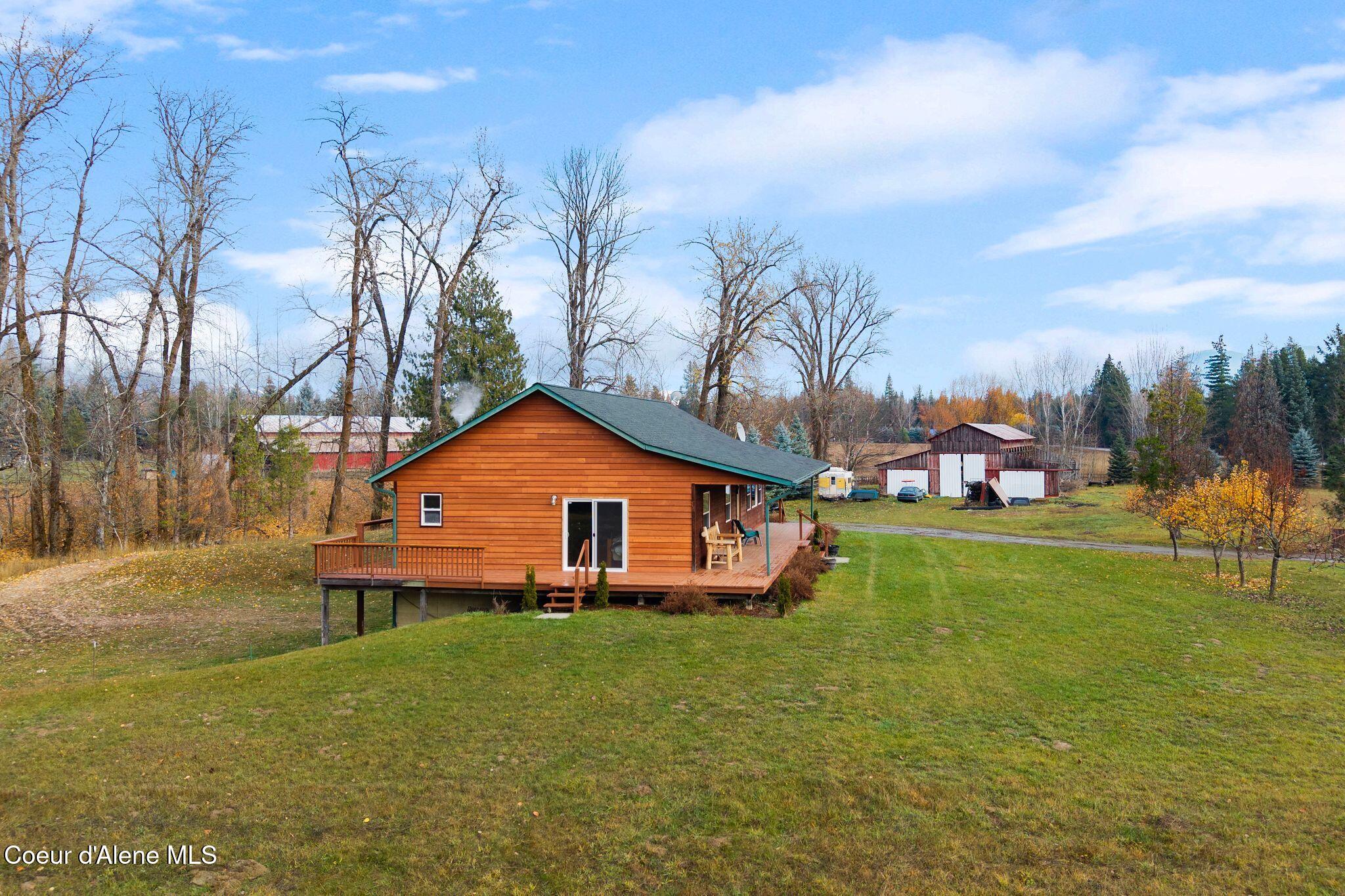 2844 Mcarthur Lake Road Naples, ID 83847 - Photo 4 of 59 .