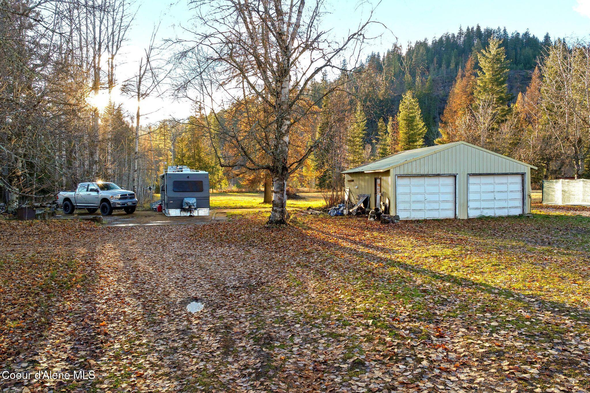 2844 Mcarthur Lake Road Naples, ID 83847 - Photo 6 of 59 .