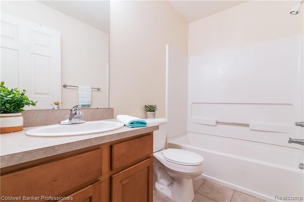 702 Cherry Orchard Road Canton, MI 48188 - Photo 17 of 31