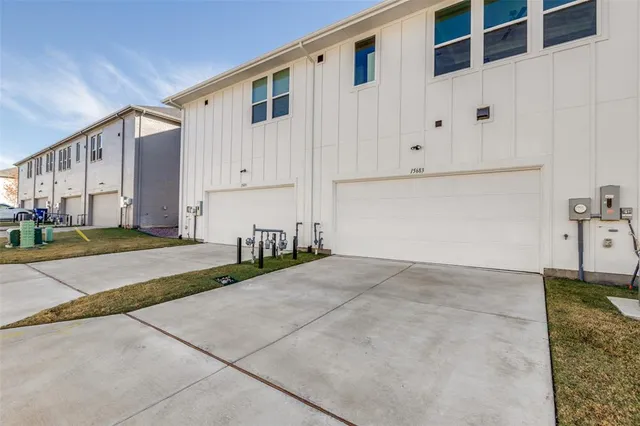 $3,200 | 15683 Palmwood Road, Frisco, TX 75033