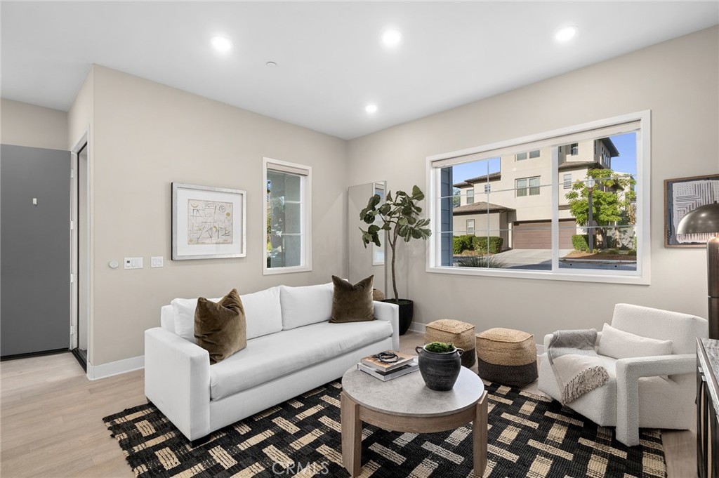 157 Crossover Irvine, CA 92618 - Photo 5 of 72