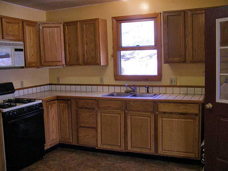 158 Back Narrows Road Boothbay, ME 04537 - Photo 6 of 7 Kitchen.
