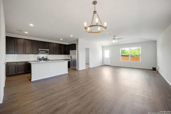 $1,695 | 2007 Sisyphus View, San Antonio, TX 78245
