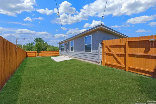 $1,695 | 2007 Sisyphus View, San Antonio, TX 78245