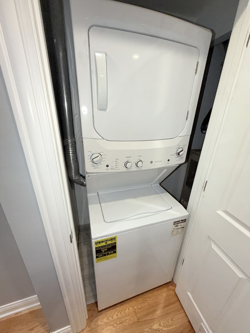 4204 North Melvina Avenue, Unit 2 Chicago, IL 60634 - Photo 11 of 12 a utility room with dryer and washer