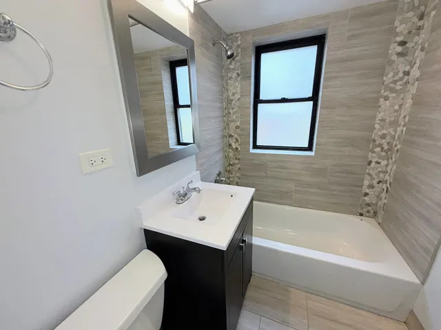 $1,650 | 4204 North Melvina Avenue, Unit 2, Chicago, IL 60634