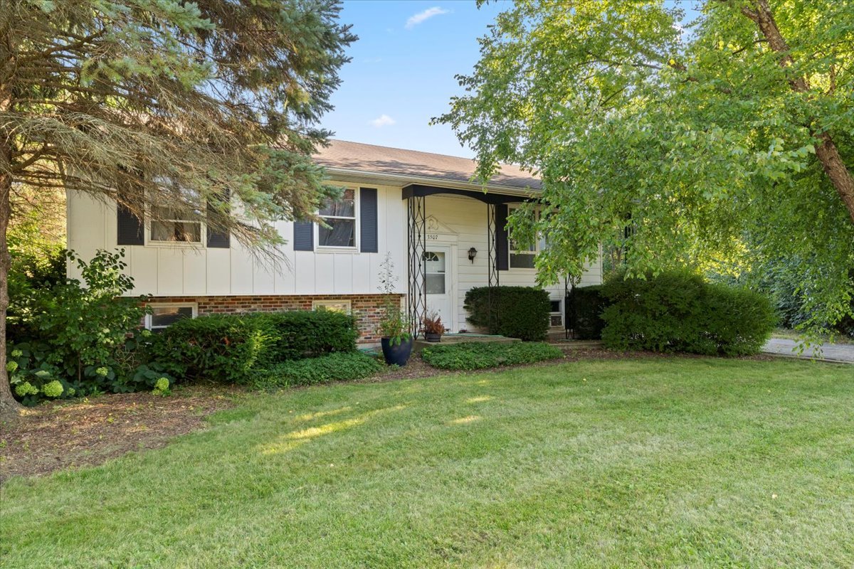 3507 Atlantic Avenue Gurnee, IL 60031 - Photo 2 of 33 a view of a house with backyard and garden