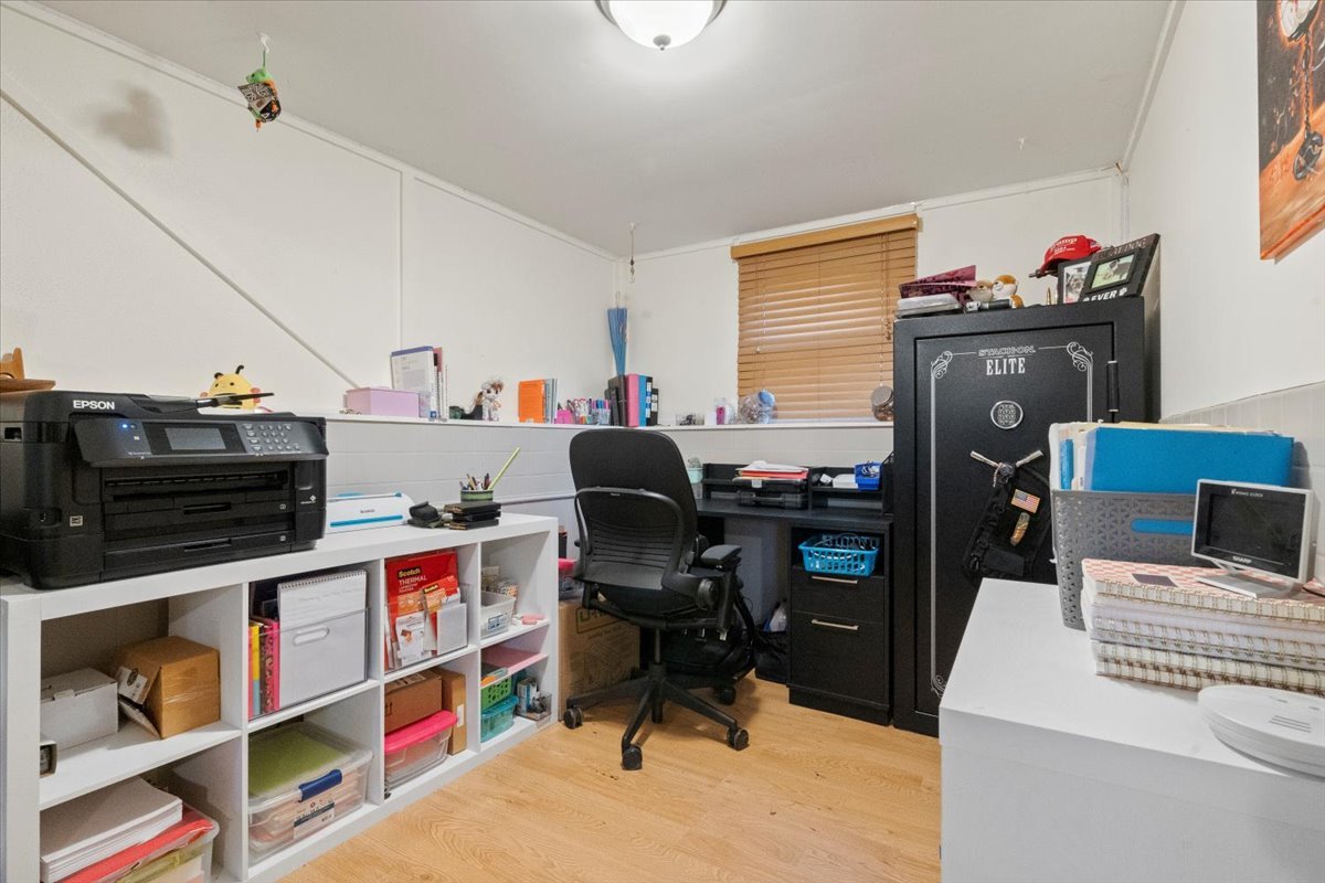 3507 Atlantic Avenue Gurnee, IL 60031 - Photo 22 of 33 a view of a workspace with furniture