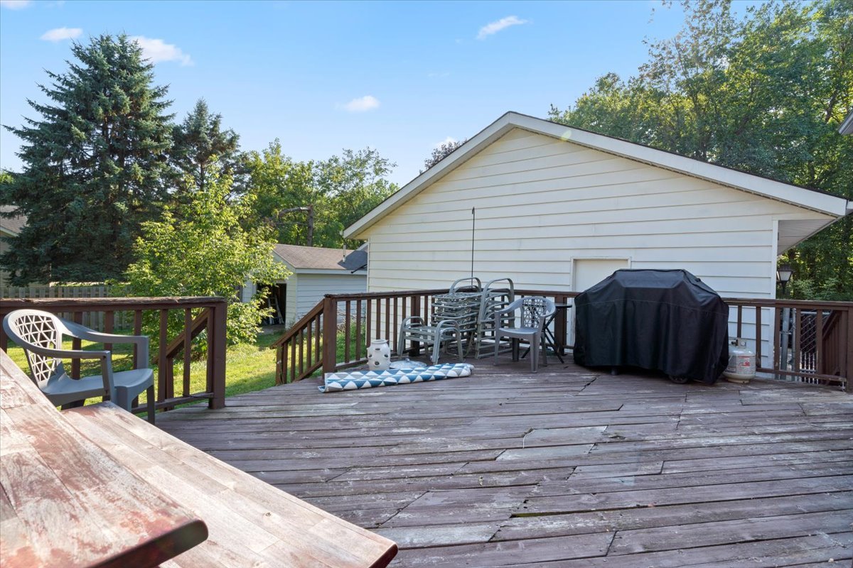 3507 Atlantic Avenue Gurnee, IL 60031 - Photo 26 of 33 a view of a house with wooden deck