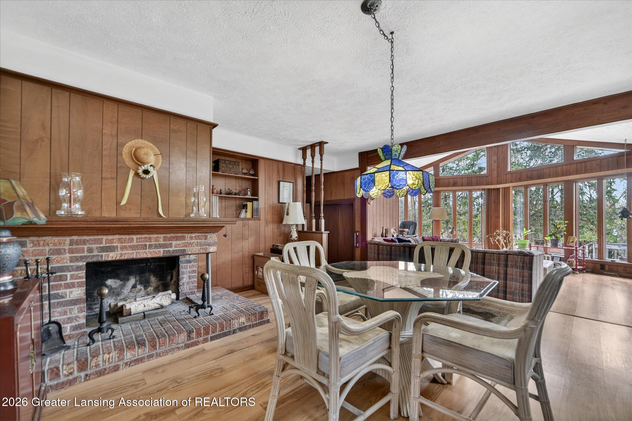 1411 Chester Road Lansing, MI 48912 - Photo 6 of 43 13-1411-Chester-Rd-Lansing-MI-48912-Wind