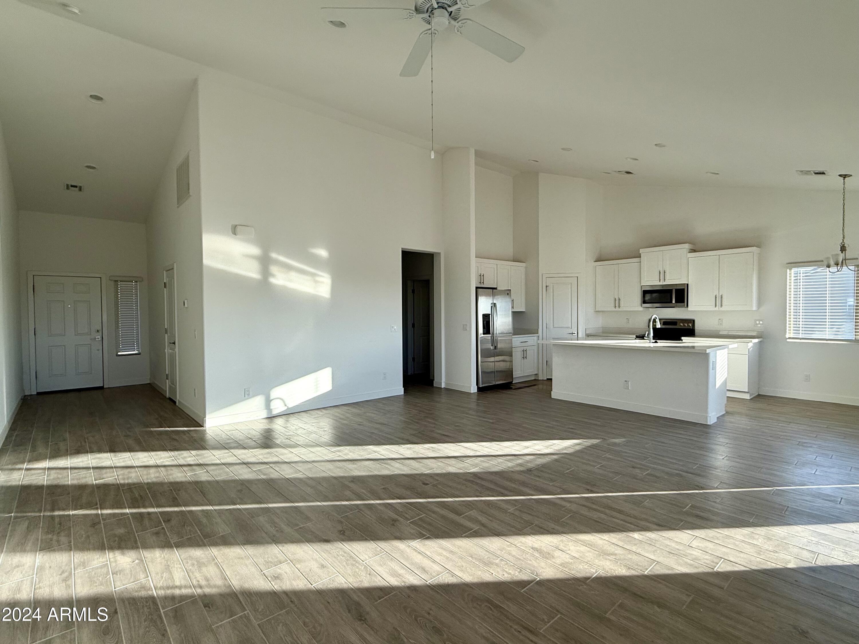 21345 West Sleepy Ranch Road Wittmann, AZ 85361 - Photo 5 of 19 Kitchen