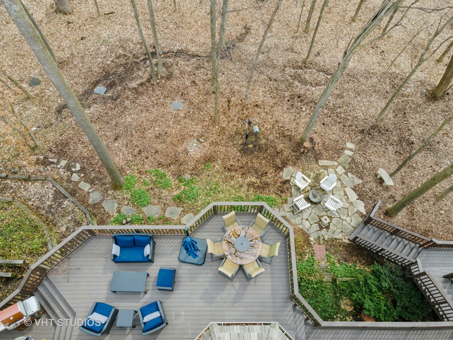 705 Fox Glen Drive St. Charles, IL 60174 - Photo 39 of 49 a view of roof with sitting area