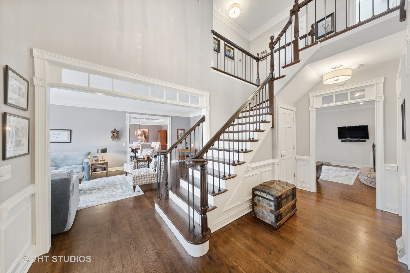 705 Fox Glen Drive St. Charles, IL 60174 - Photo 10 of 49 a view of a livingroom with furniture and hardwood floor