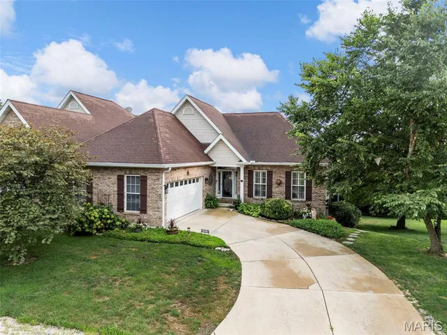 $289,000 | 145 Brickyard Drive, Golden Eagle, IL 62036