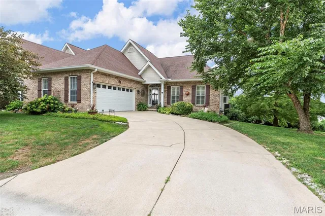 $289,000 | 145 Brickyard Drive, Golden Eagle, IL 62036