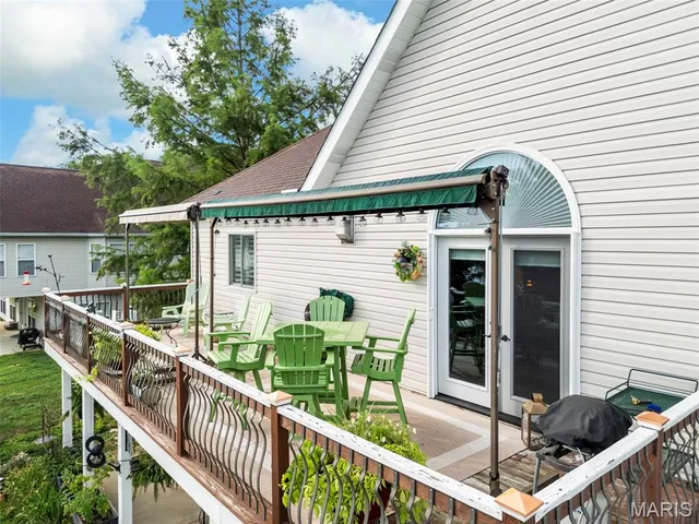 $289,000 | 145 Brickyard Drive, Golden Eagle, IL 62036