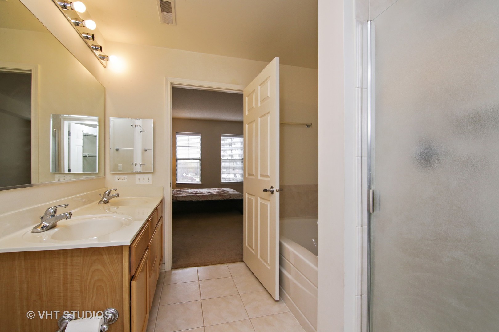 660 Prestwick Lane, Unit 207 Wheeling, IL 60090 - Photo 8 of 16