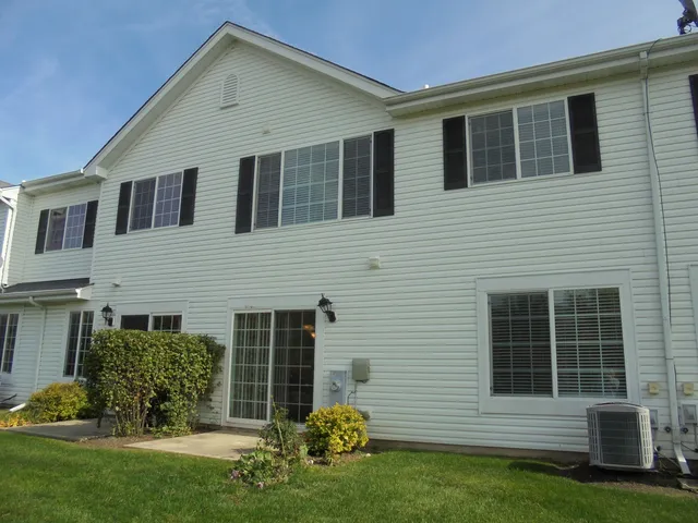 $2,050 | 32454 Rushmore Avenue, Lakemoor, IL 60051