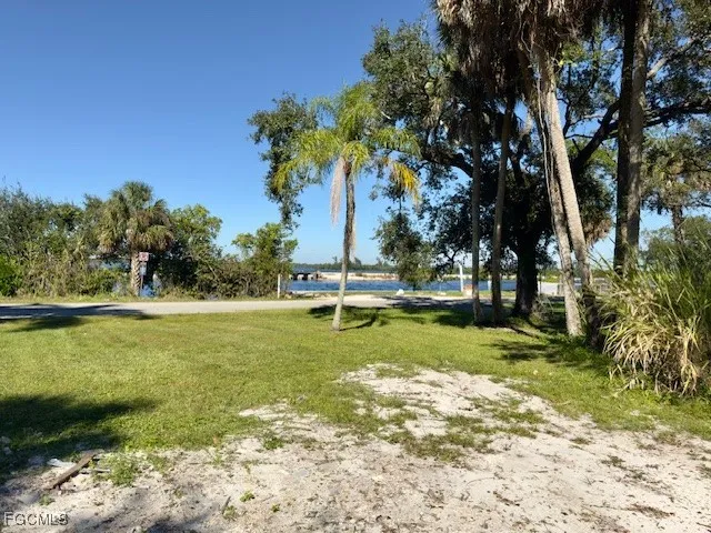 $59,900 | 236 Lagoon Drive, Fort Myers, FL 33905