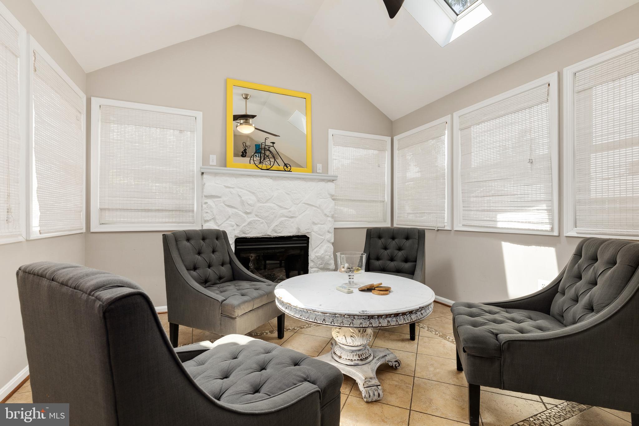 133 Valley View Avenue Edgewater, MD 21037 - Photo 38 of 41 a table and chairs in a livingroom