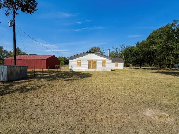 $385,000 | 32951 Farm To Market 47, Mabank, TX 75147