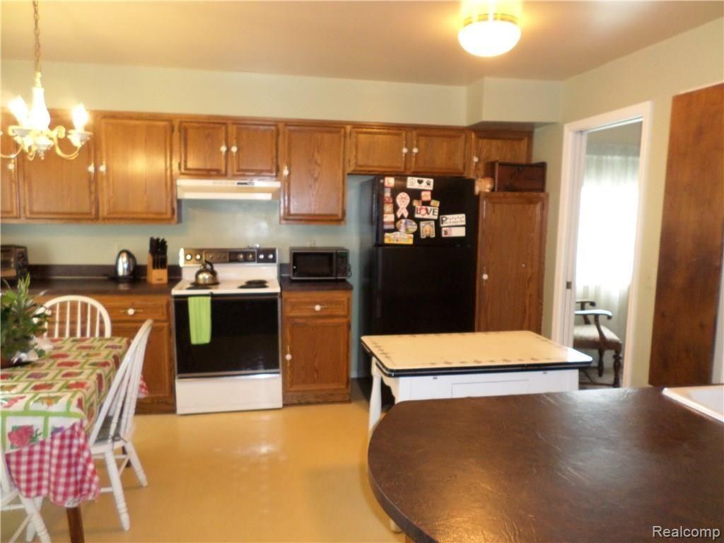 38146 Westchester Road Sterling Heights, MI 48310 - Photo 17 of 54 Kitchen3.JPG