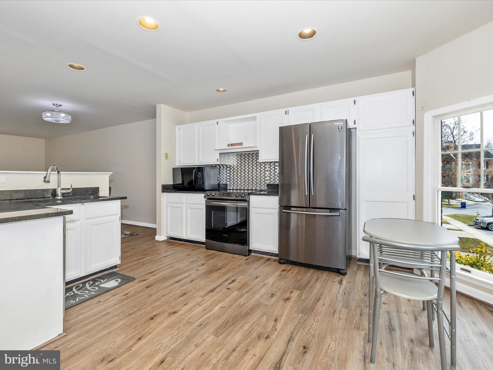 41 Victoria Square Frederick, MD 21702 - Photo 15 of 51 Kitchen