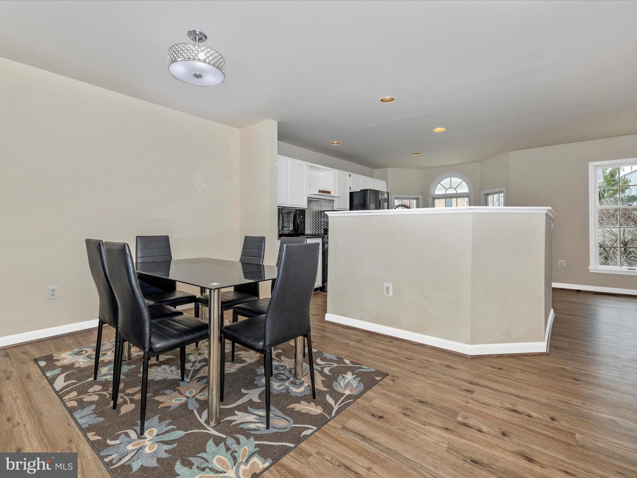 41 Victoria Square Frederick, MD 21702 - Photo 22 of 51 Dining Area