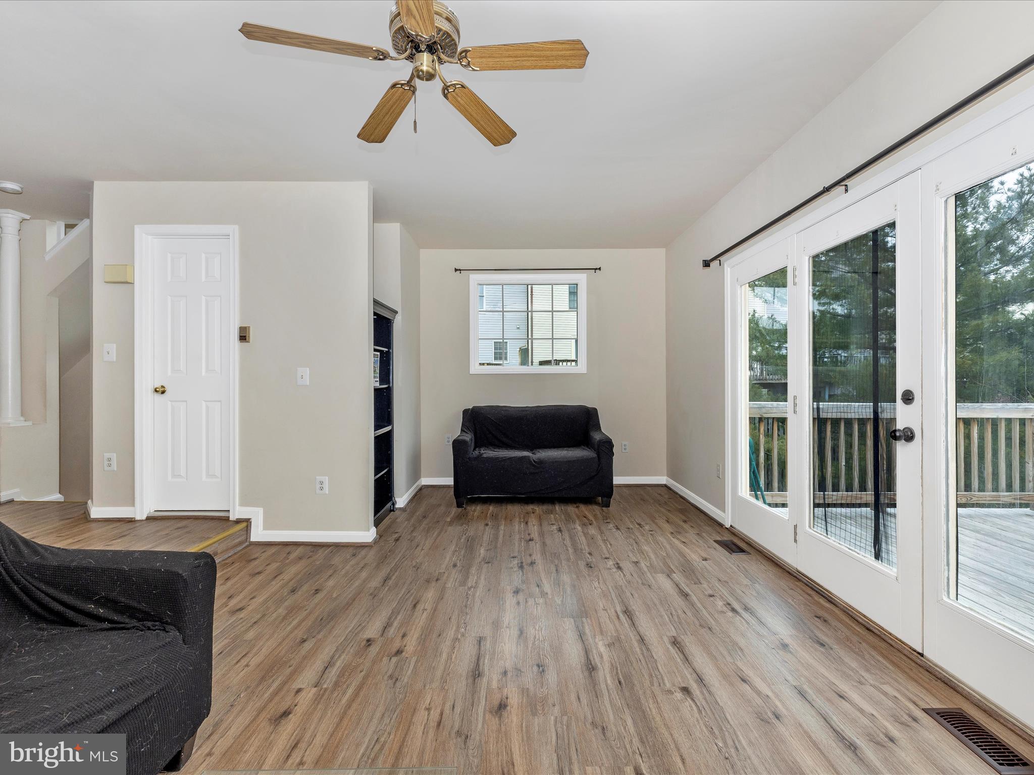 41 Victoria Square Frederick, MD 21702 - Photo 24 of 51 Living Room