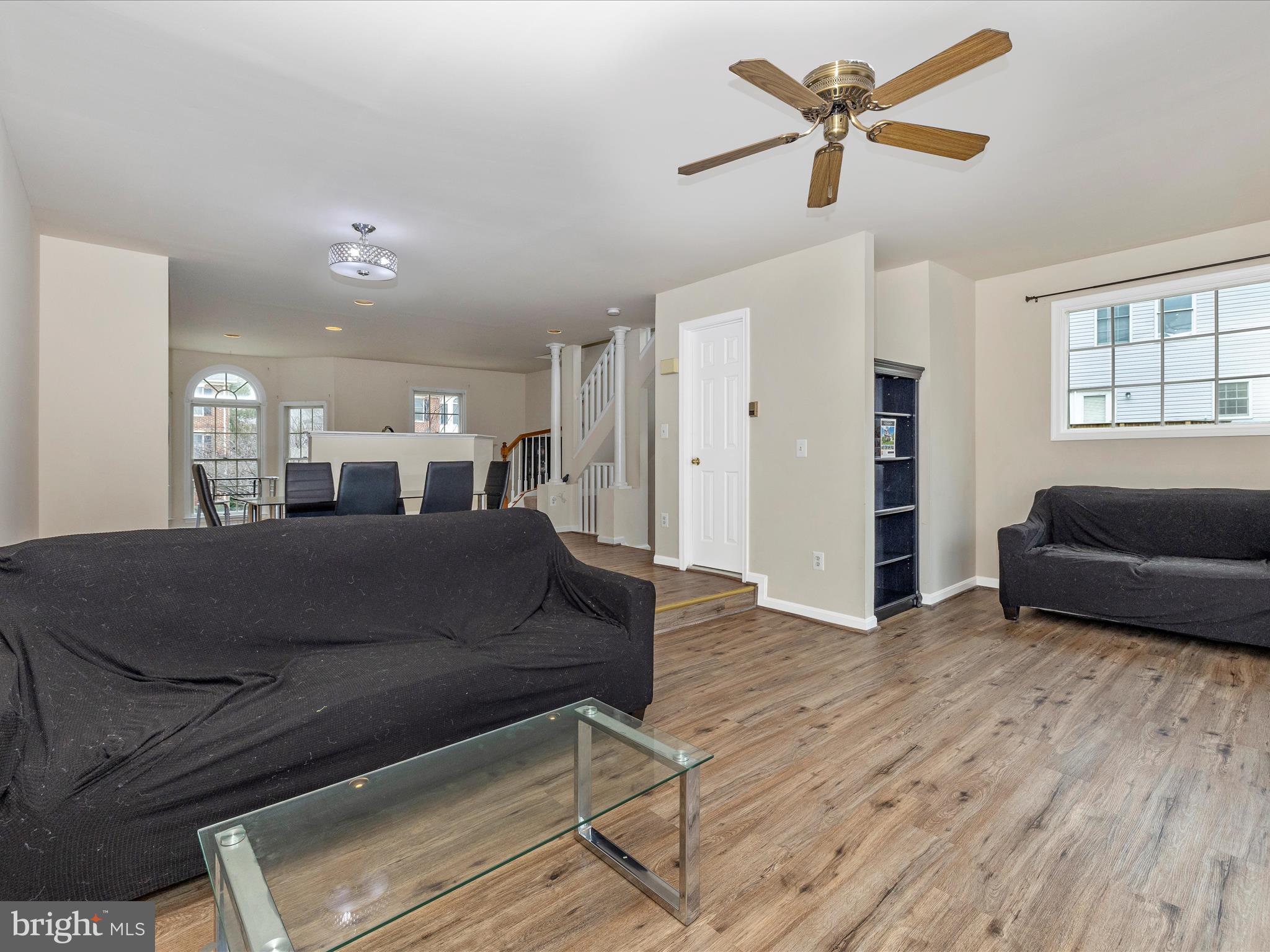41 Victoria Square Frederick, MD 21702 - Photo 25 of 51 Living Room