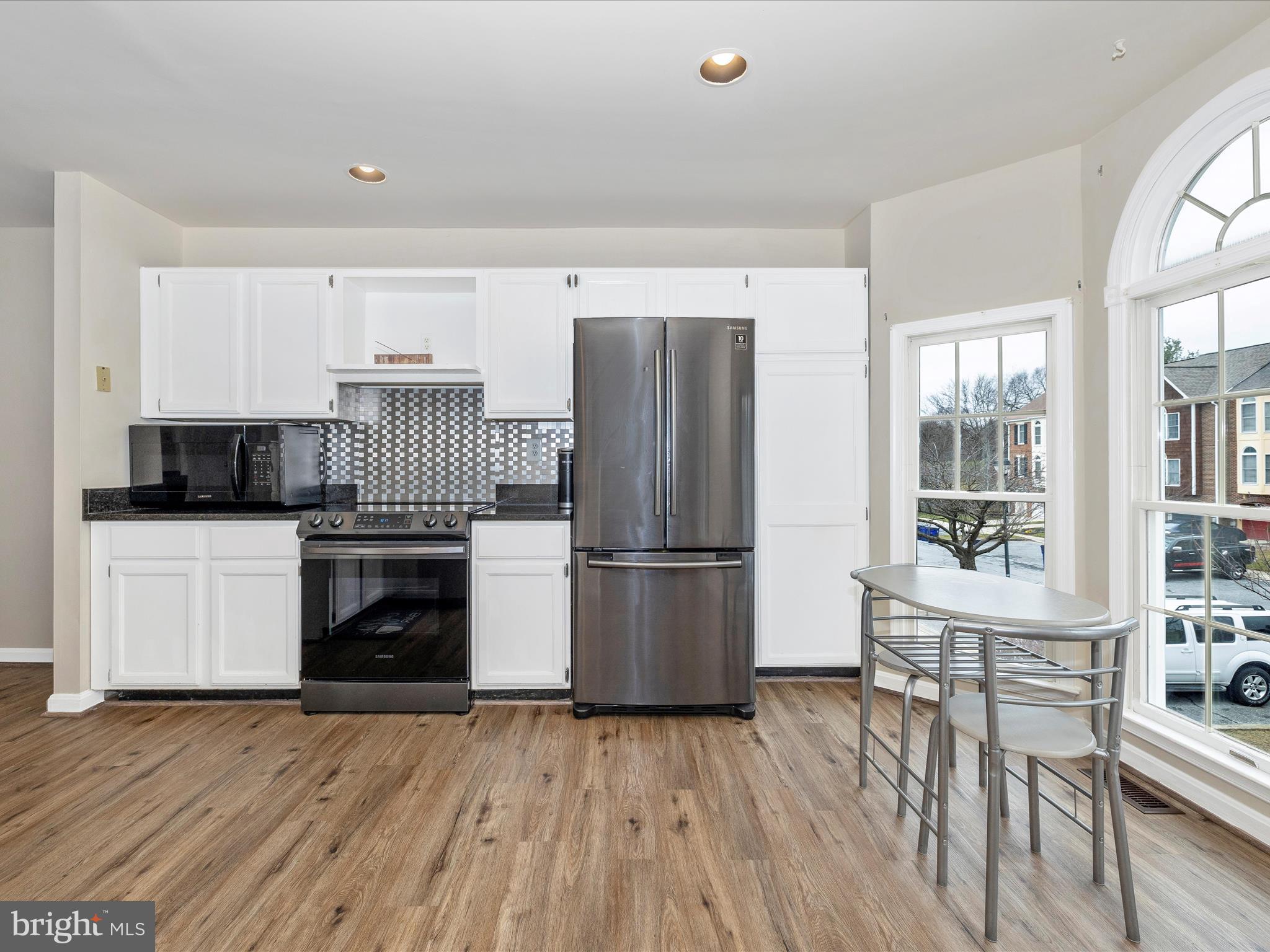 41 Victoria Square Frederick, MD 21702 - Photo 3 of 51 Kitchen