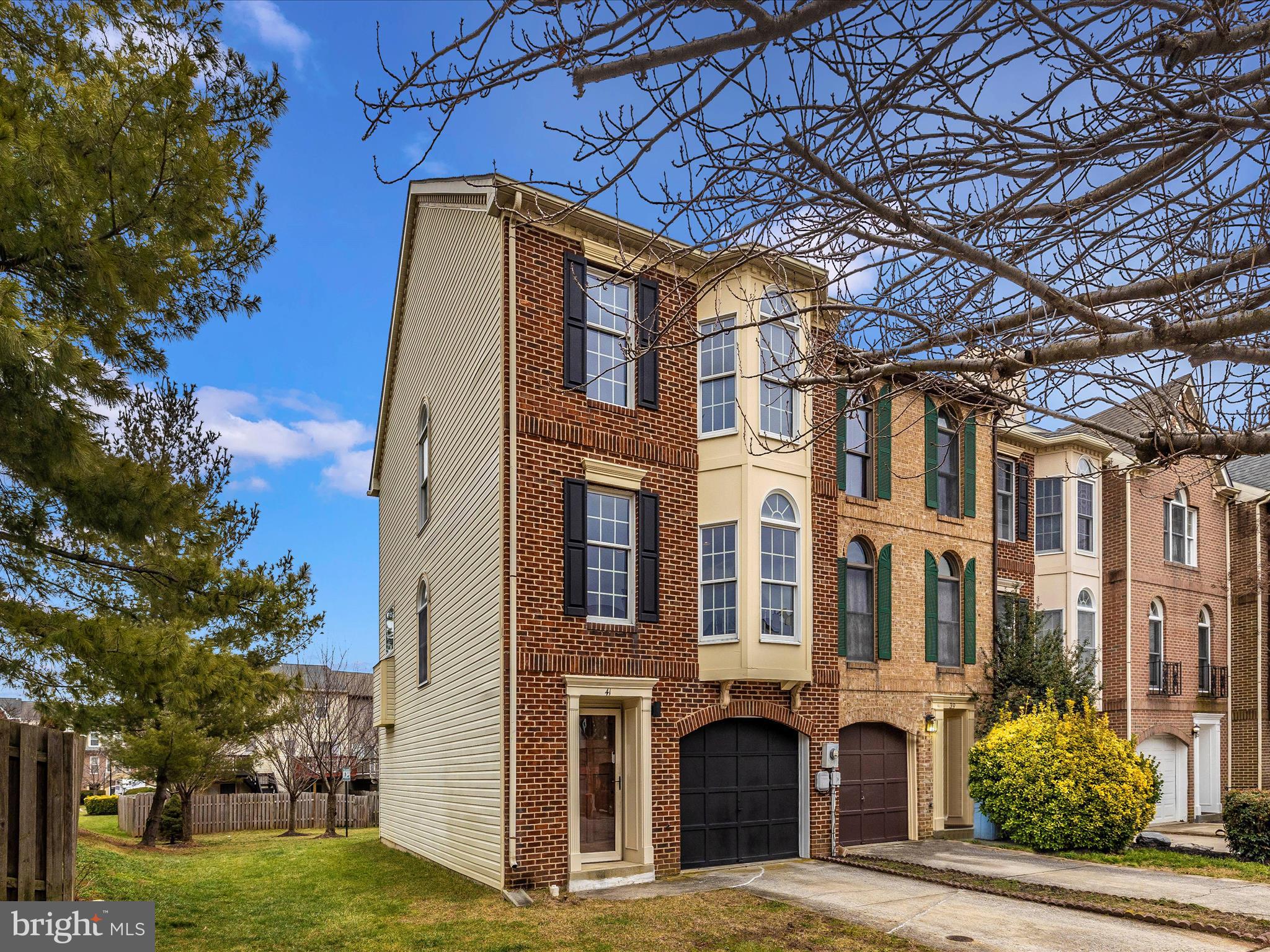 41 Victoria Square Frederick, MD 21702 - Photo 39 of 51 Exterior Front
