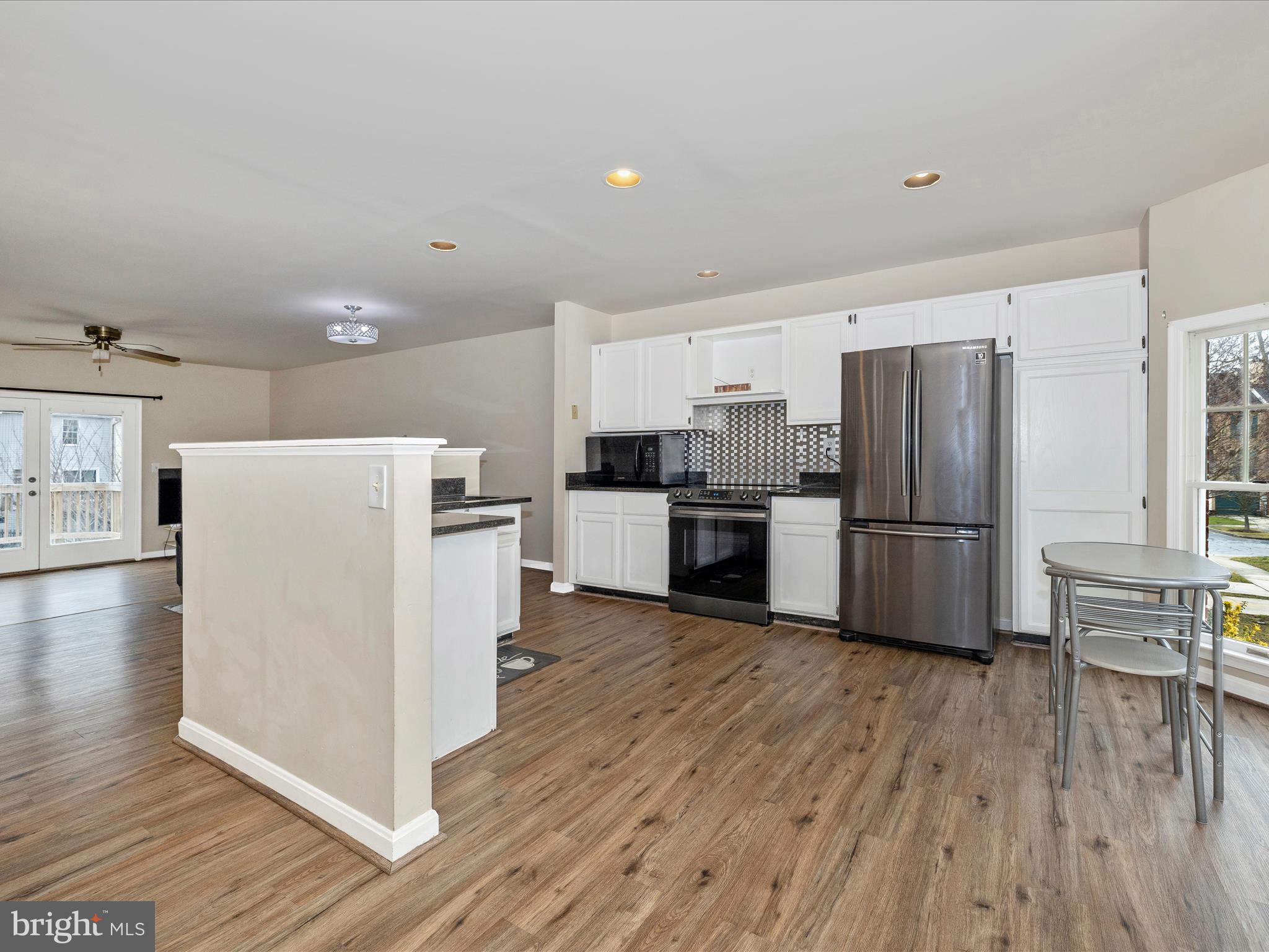 41 Victoria Square Frederick, MD 21702 - Photo 4 of 51 Kitchen