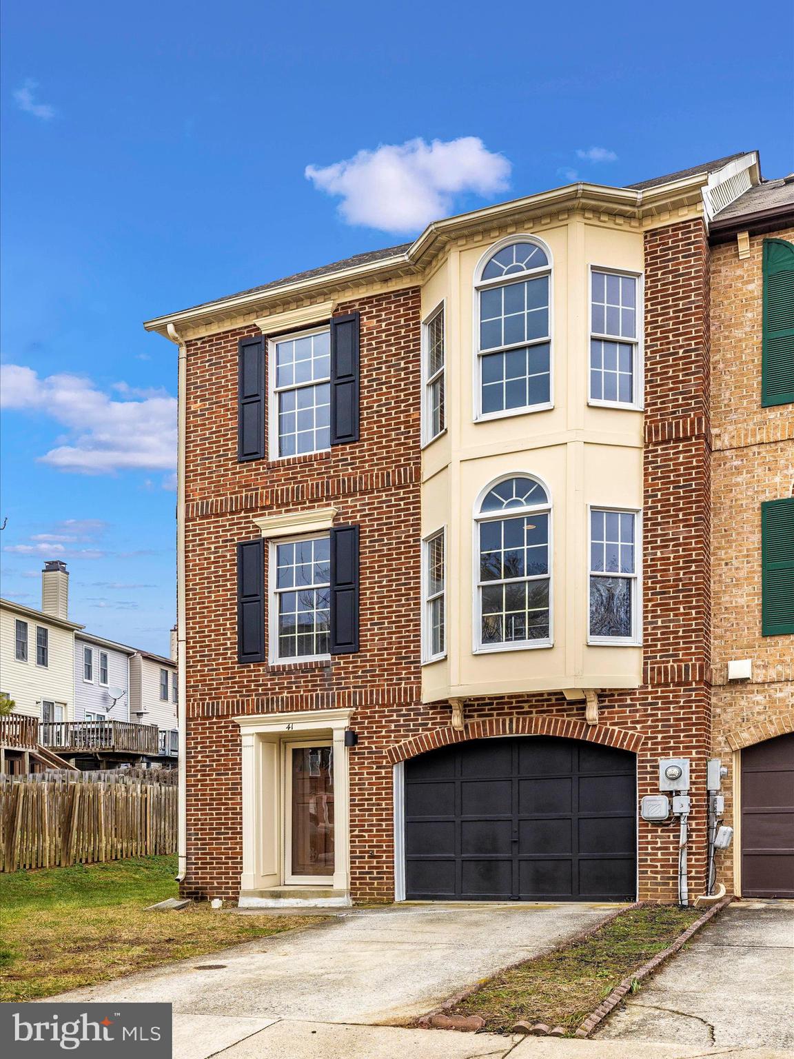 41 Victoria Square Frederick, MD 21702 - Photo 43 of 51 Exterior Front